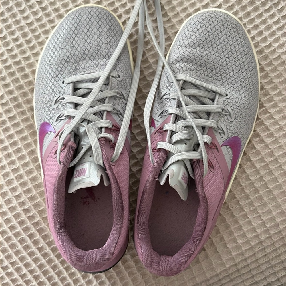 Nike Metcons size 7- only ever worn indoors!